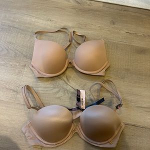 Two Victoria’s Secret 32B bras.